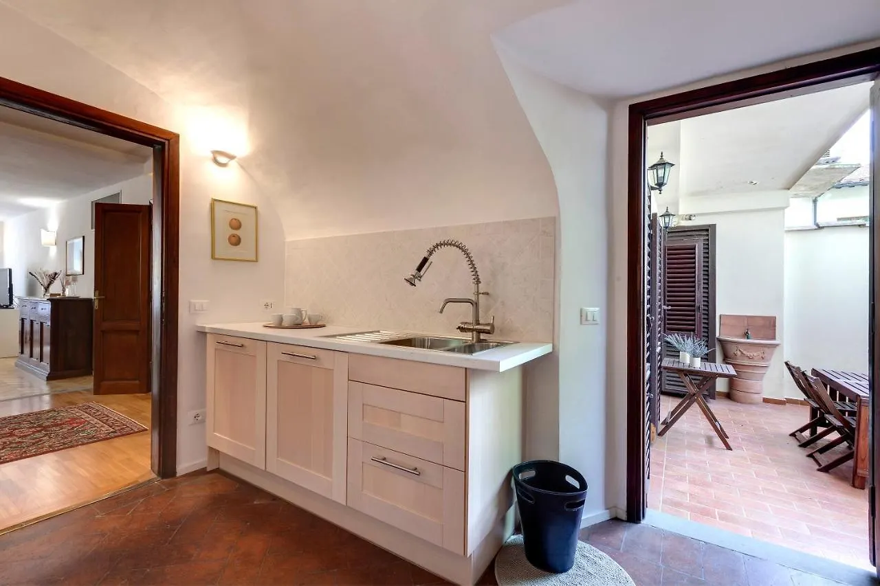 Alfani Deluxe Apartment By Mamo Florence