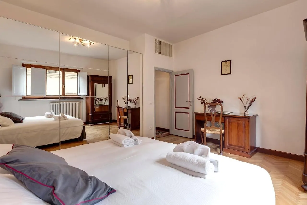 Alfani Deluxe Apartment By Mamo Florence